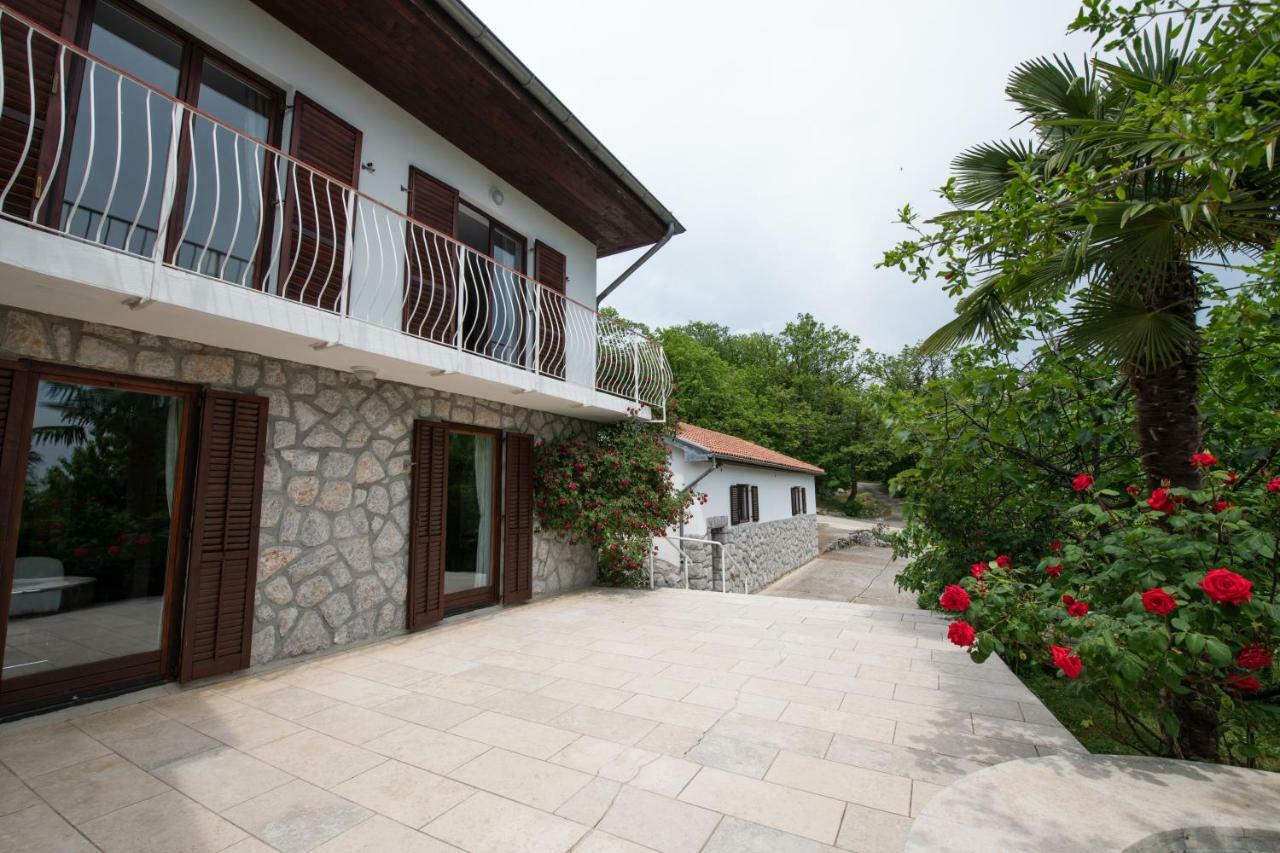 Villa Mittler Ловран Экстерьер фото